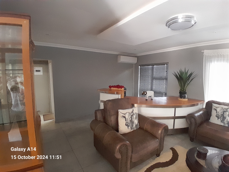 6 Bedroom Property for Sale in Protea Park North West